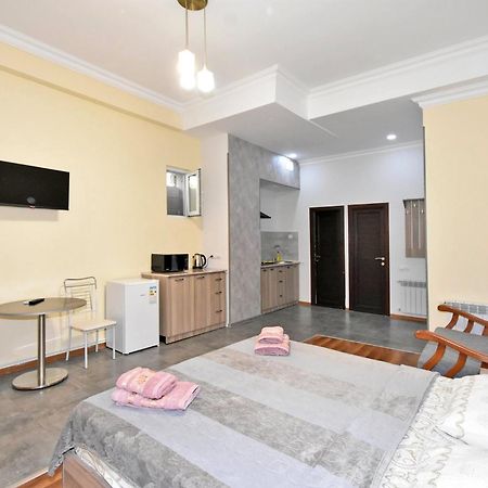 Modern Apartments And Tours Yerevan Bagian luar foto