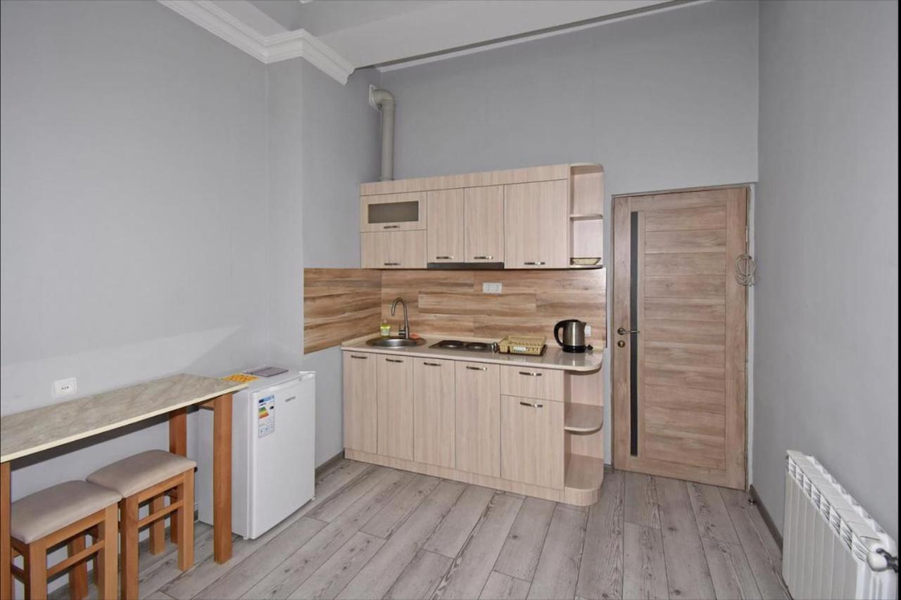 Modern Apartments And Tours Yerevan Bagian luar foto