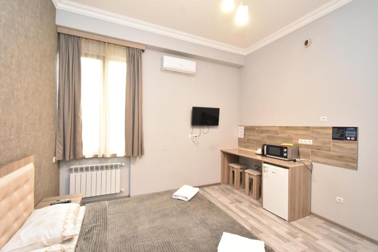 Modern Apartments And Tours Yerevan Bagian luar foto