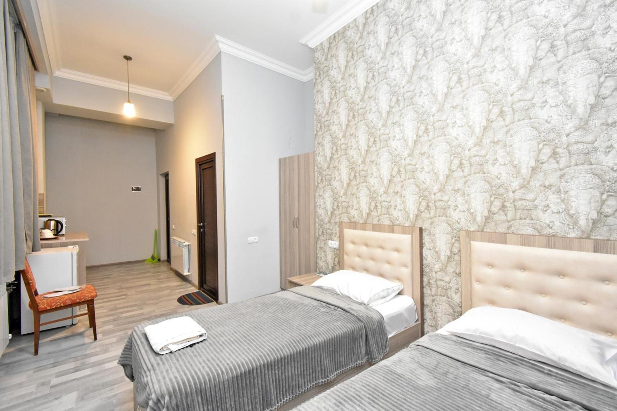 Modern Apartments And Tours Yerevan Bagian luar foto