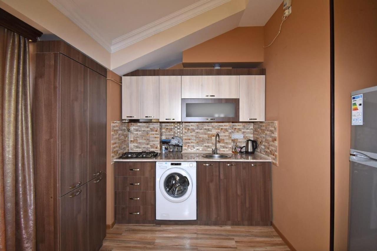 Modern Apartments And Tours Yerevan Bagian luar foto