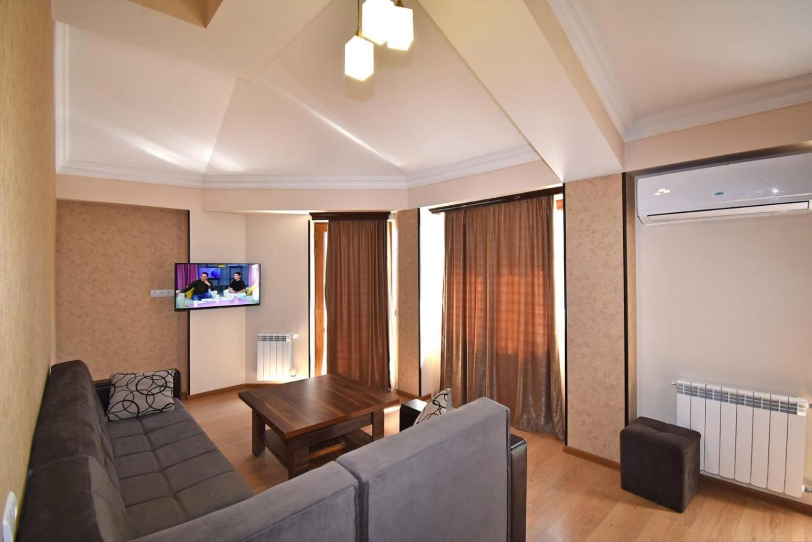 Modern Apartments And Tours Yerevan Bagian luar foto