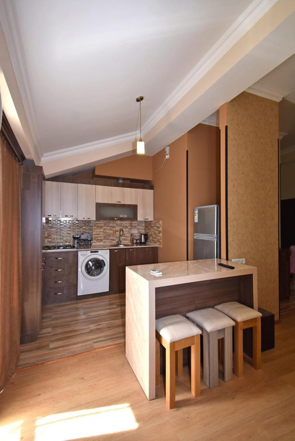 Modern Apartments And Tours Yerevan Bagian luar foto