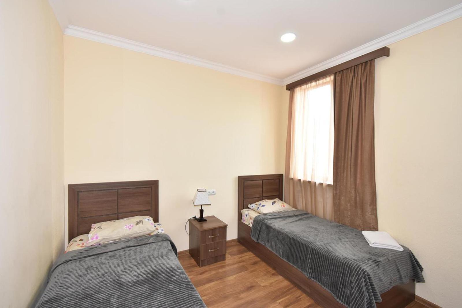 Modern Apartments And Tours Yerevan Bagian luar foto