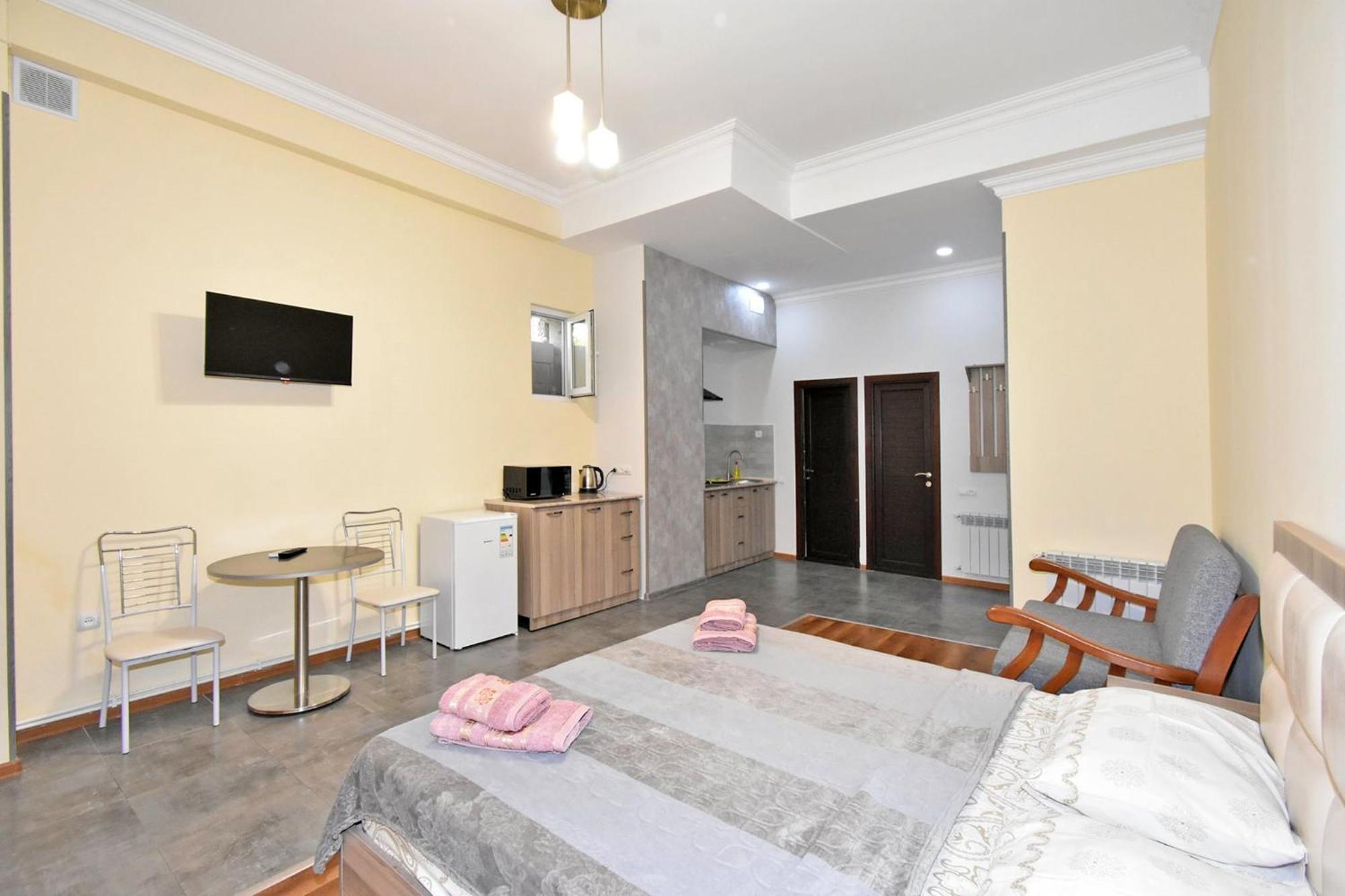Modern Apartments And Tours Yerevan Bagian luar foto